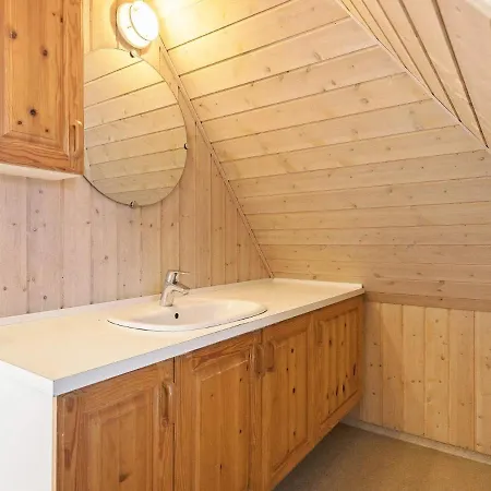 Nifty Holiday In Bl Vand With Swimming Pool Blåvand