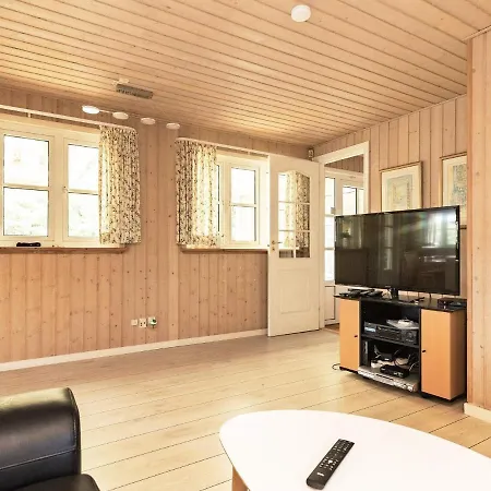 Nifty Holiday In Bl Vand With Swimming Pool * Blåvand